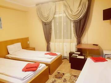 Фото номера Трехместный номер Курортные отели Complex Turistic Gura Jgheabului г. Oţelu Roşu 5